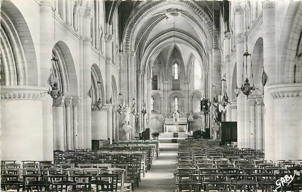 Ouistreham (Calvados) — Interior de la Iglesia — Ediciones GABY - Anverso
