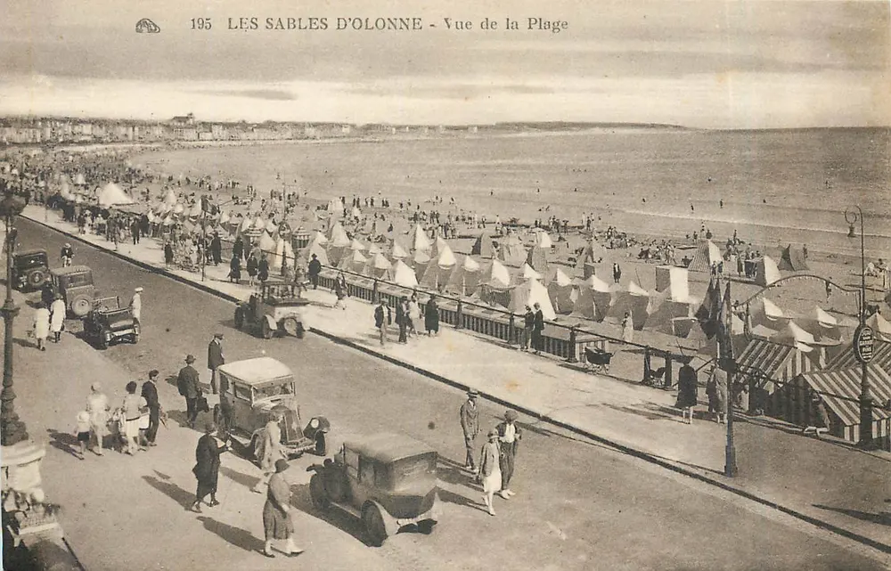 Les Sables d'Olonne - Vista da Praia — Bilhete postal antigo n°195 - Frente