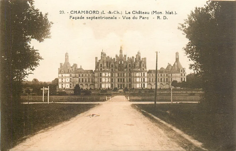 Chambord (L.&Ch.) - Das Schloss (Mon. hist.) - Nördliche Fassade - Ansicht des Parks - R.D. - Vorderseite