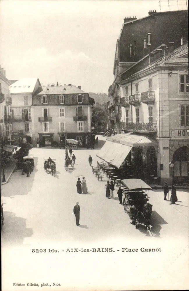 AIX-les-BAINS — Place Carnot — Édition Giletta, Nice, n° 8208 bis - Frente