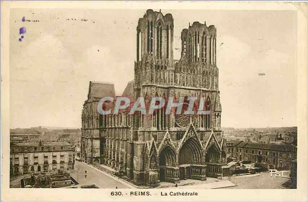 Reims — A Catedral — Pol - Frente