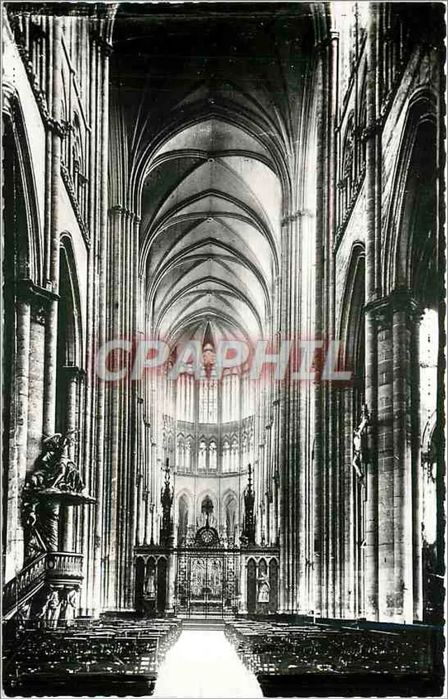 Amiens (Somme) - La Cathédrale — La Nef (1220-1236) hauteur 42m 50 — Cliché R. LELONG - Recto