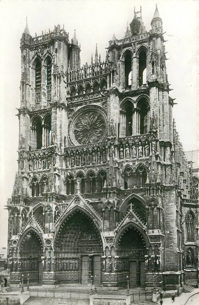 Amiens — A Catedral — Cliché R. LE LONG — Reprodução Proibida - Frente