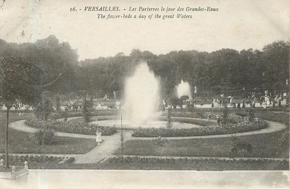 Versailles - Les Parterres le jour des Grandes-Eaux — éditeur M. Moreau, n°16 - Recto