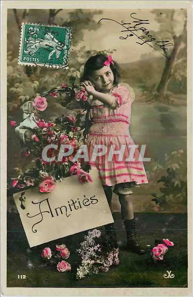 Menina com buquê de rosas — Amizades — editor J. L. B. n° 112 - Frente
