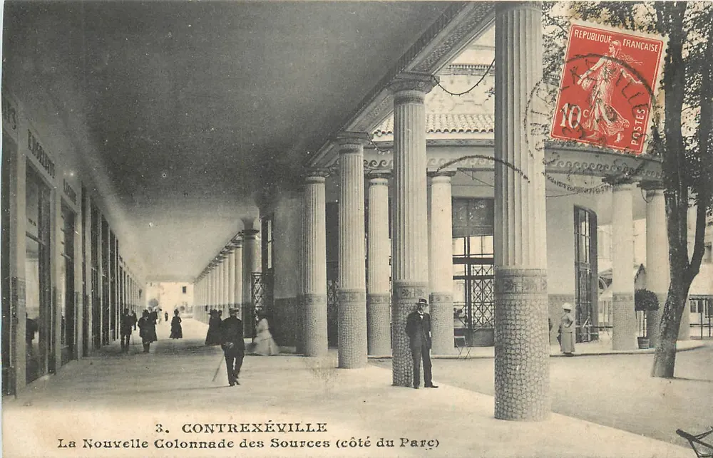 Contrexéville — La Nouvelle Colonnade des Sources (côté du Parc) — éditeur non visible - Recto