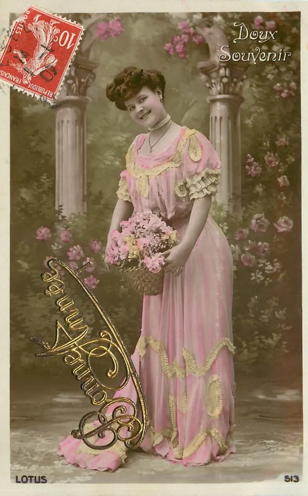 Jovem mulher em vestido rosa — Dois Lembretes 513 — Editor Lotus - Frente