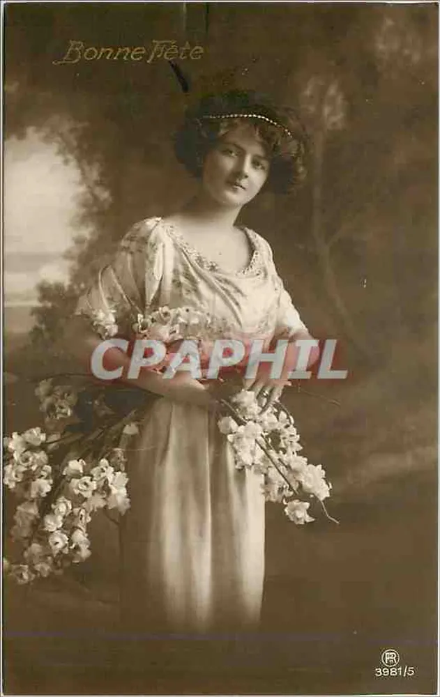 Jeune femme en robe fleurie — Bonne Fête — 3981/5 - Recto