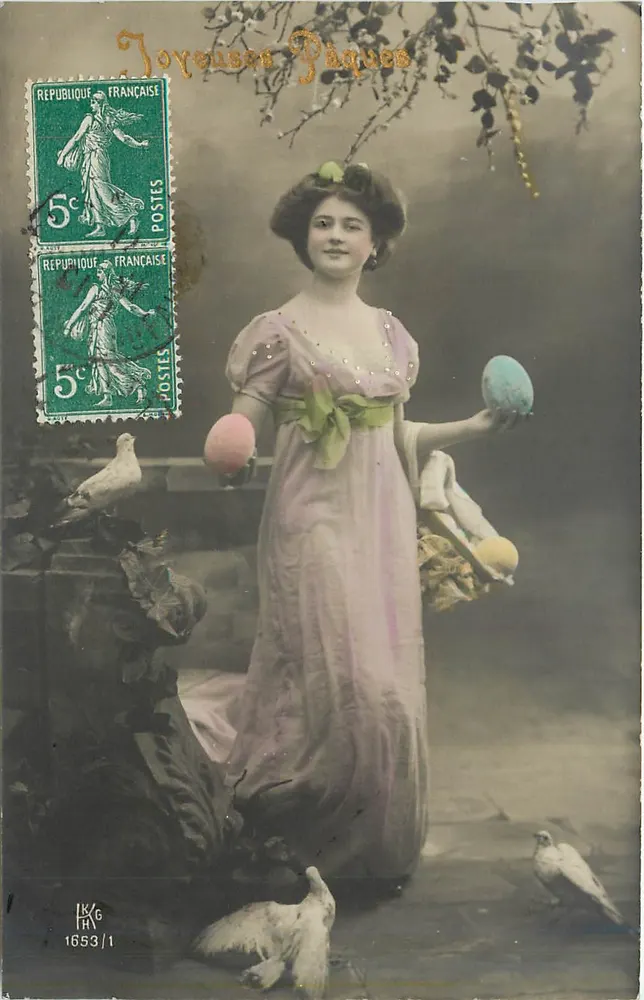 Juventude nas Páscoas — mulher em vestido rosa segurando ovos coloridos — editor LKG, n° 1653/1 - Frente