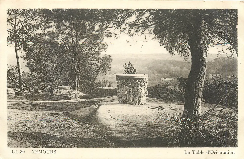 Nemours — A Mesa de Orientação — LL.30 - Frente