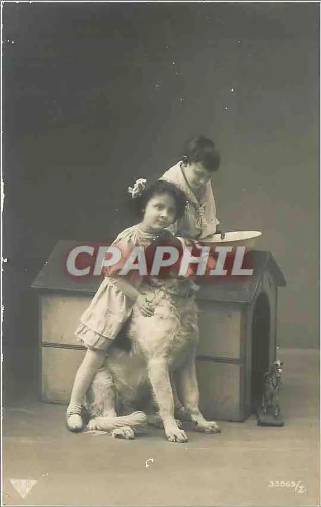 Dzieci i pies obok małej chatki — fotografia z warsztatu — n°3356½ - Awers