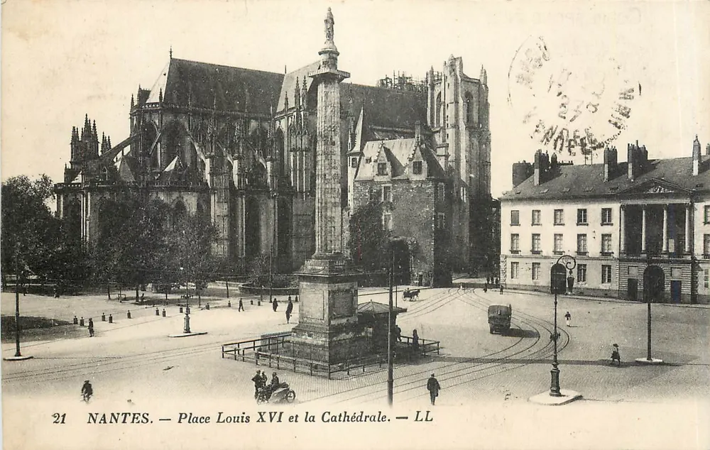 NANTES — Place Louis XVI und die Kathedrale — LL - Vorderseite