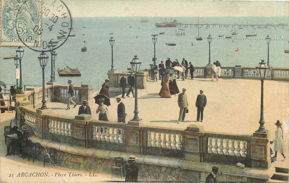 Arcachon - Praça Thiers — vista do cais e do porto — LL, n°21 - Frente