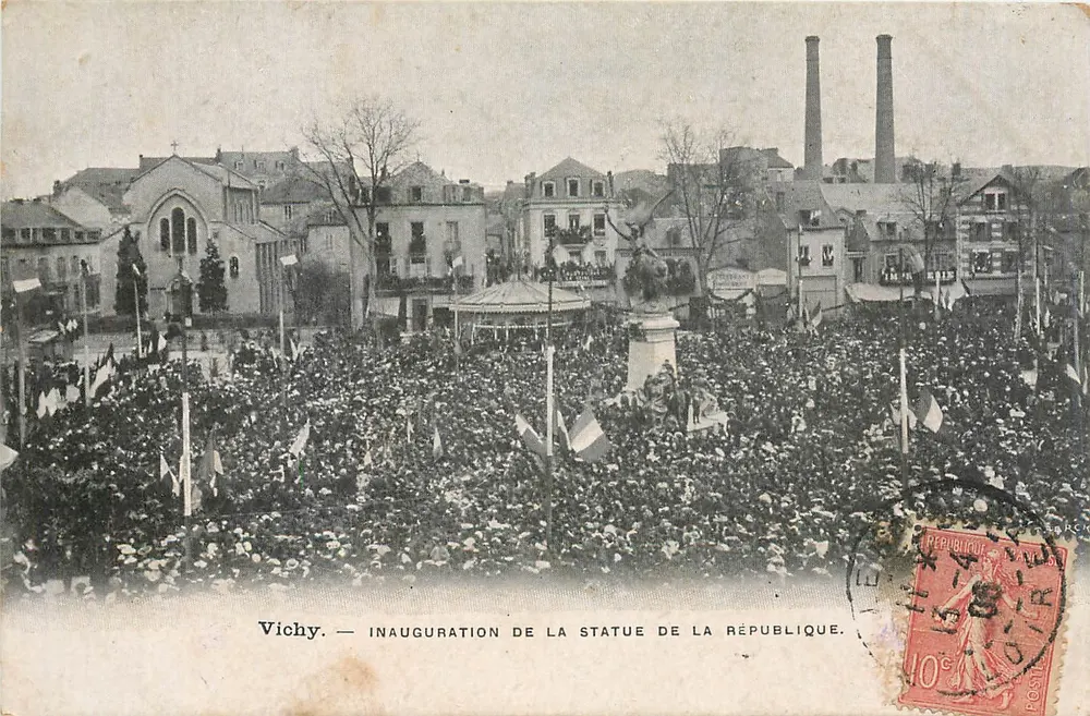Vichy — Inauguração da estátua da República — Editor não identificado, número de série não visível - Frente