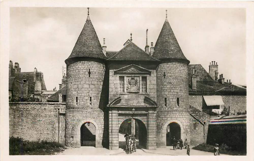 Besançon — A Porta Rivotte — editor 'REAL-PHOTO' Paris - Frente