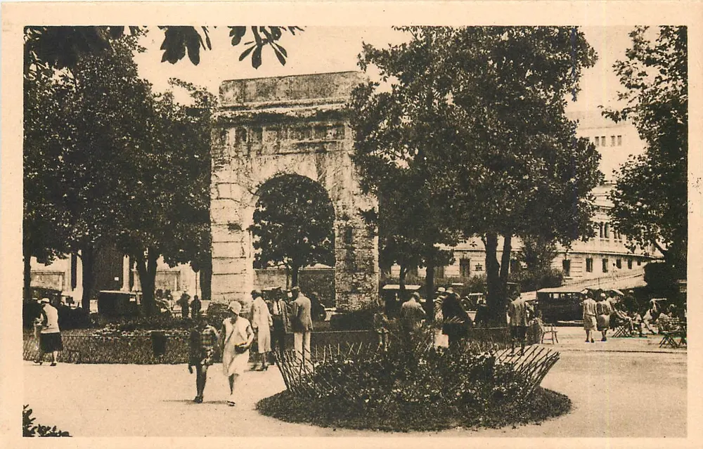O Arco do Triunfo de Campanus — Aix-les-Bains — Imp. Lévy et Recurdes, Paris - Frente
