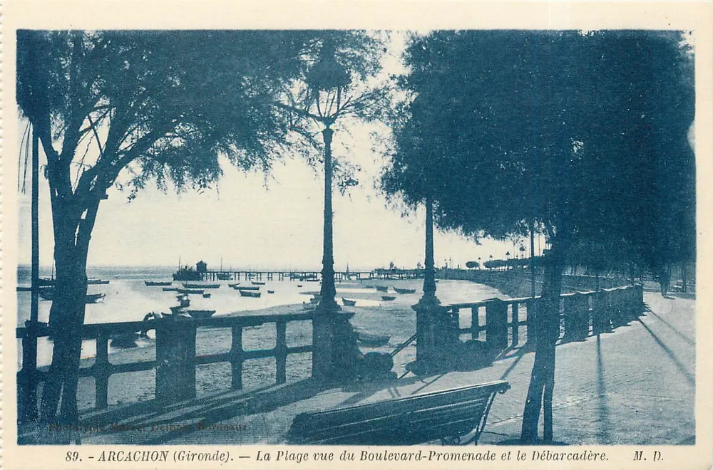 Arcachon (Gironde) — Die Strandansicht vom Boulevard-Promenade und dem Pier — Phototypie Barcel Delmas, Bordeaux - Vorderseite