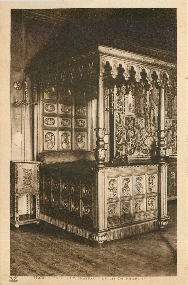 Pau - Le Château - Le lit de Henri IV — éditeur Larouche Frères, Toulouse, n° 1123 - Recto