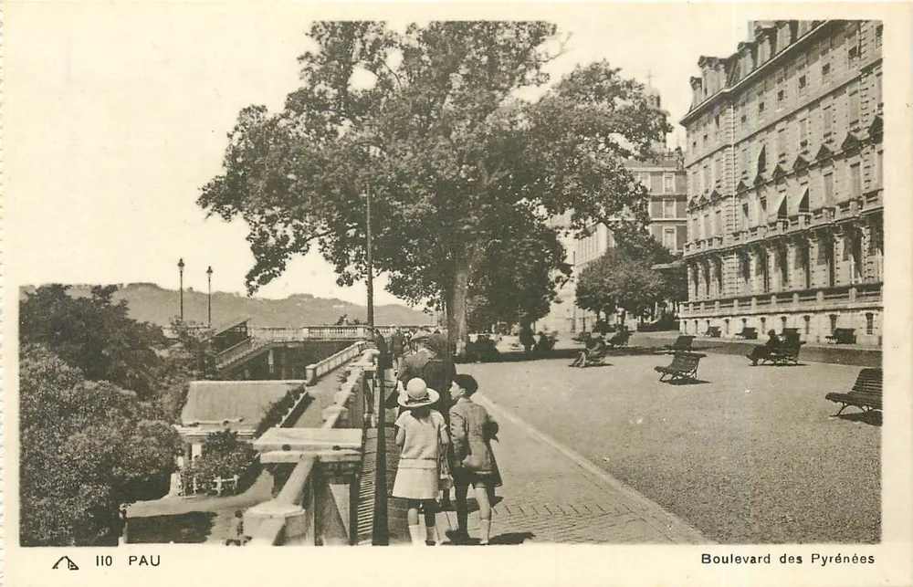 Boulevard dos Pirineus — Pau — n° 110 - Frente