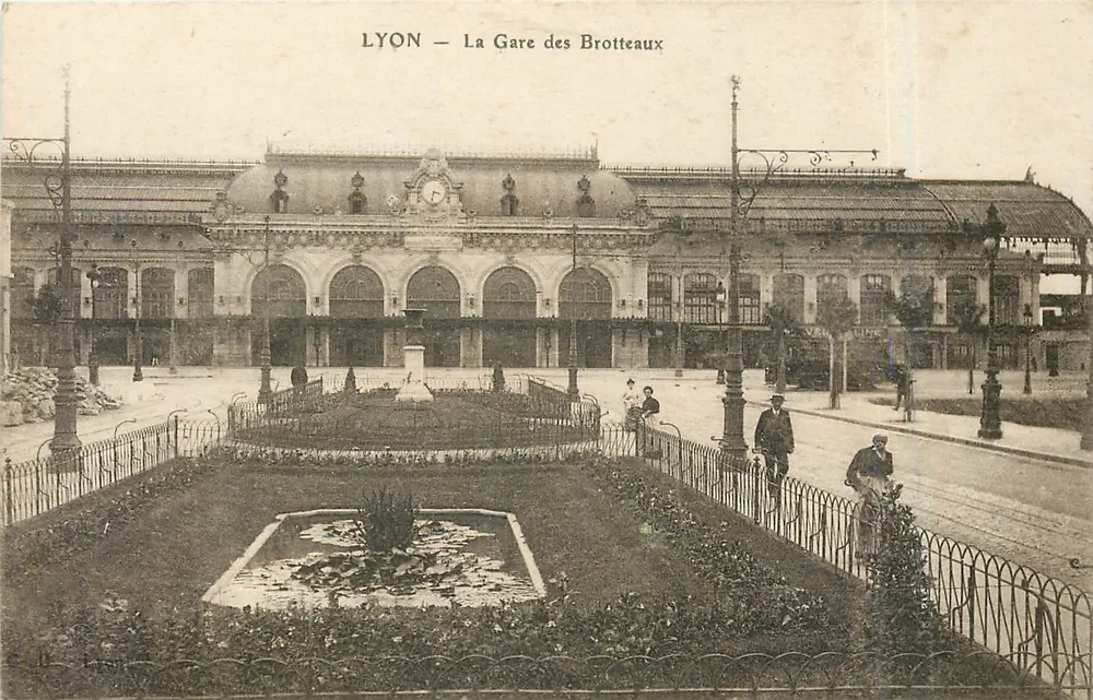 LYON — A Estação dos Brotteaux — B. Léonard - Frente