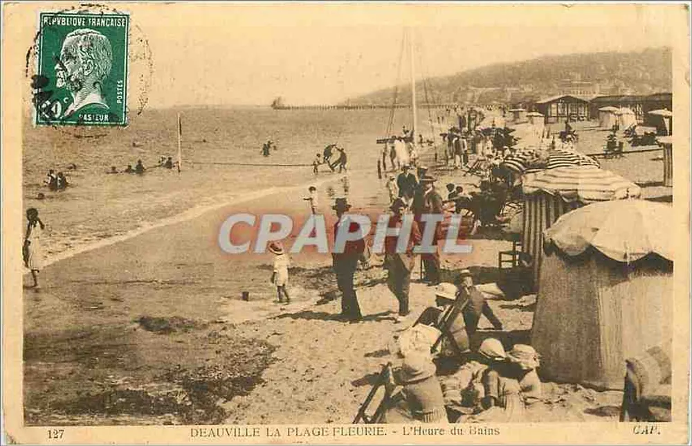 Deauville Strand in Blüte — Badezeit — Antike Ansichtskarte, n°127 - Vorderseite