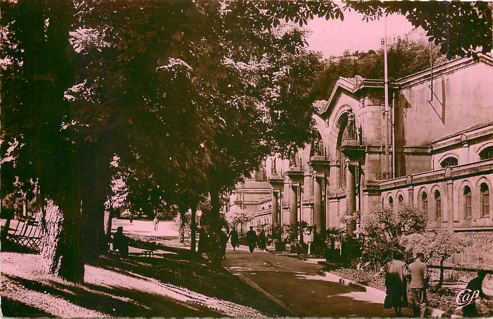 Royat — A Estação Termal — Réal-Photo, Cir. Letellier, Paris-15e - Frente