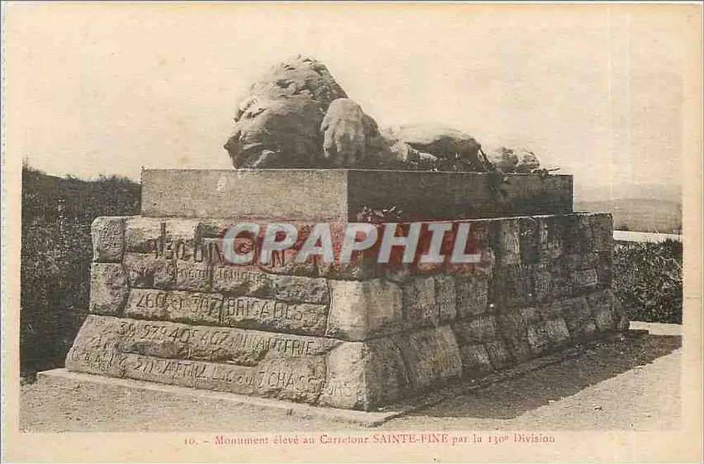 Monument opgericht bij het Carrefour SAINT-FINE door de 130e Divisie — FLEURY-devant-DOUAUMONT - Voorkant
