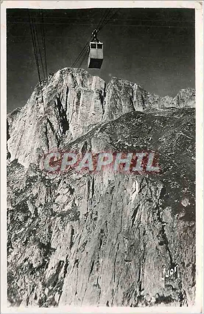 Chamonix (Haute-Savoie) — La falaise du Brévent et le téléphérique en à-pic de 700 mètres — Les Éditions d'Art, Paris - Recto