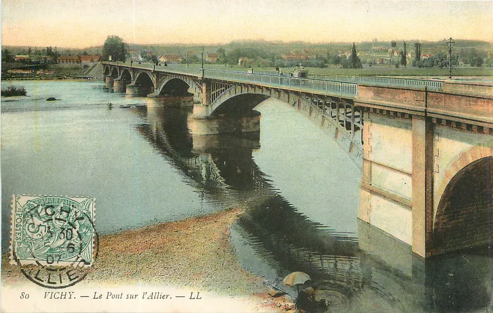 Vichy — De Brug over de Allier — LL - Voorkant