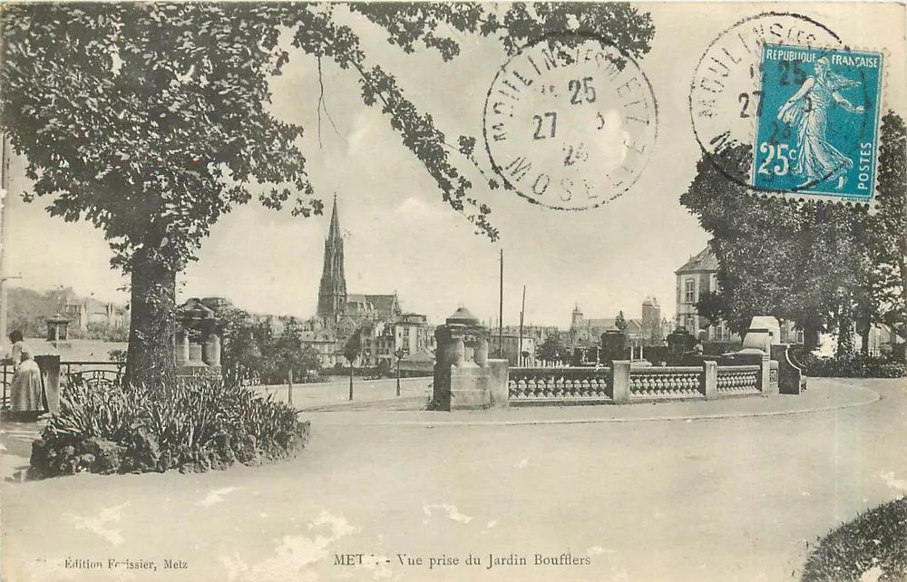 METZ - Vue prise du Jardin Boufflers — Édition Fr-issier, Metz - Recto