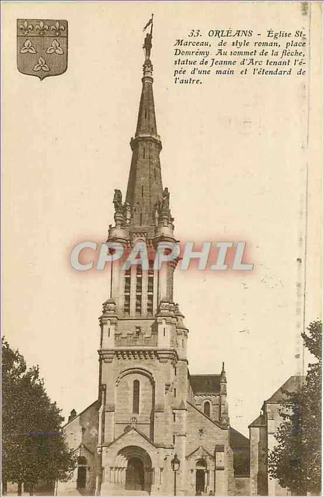 Orléans - Igreja de São Marceau, estilo romano, com estátua de Joana d'Arc no topo da flecha - Frente