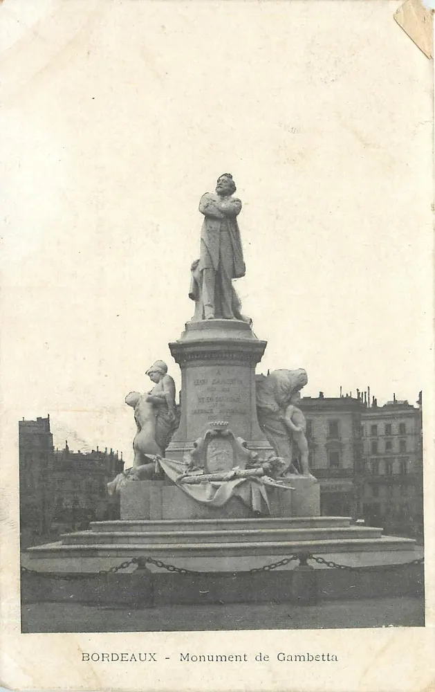 BORDEAUX - Monument de Gambetta — statue centrale et bas-reliefs, éditeur impr. sur la carte - Frente