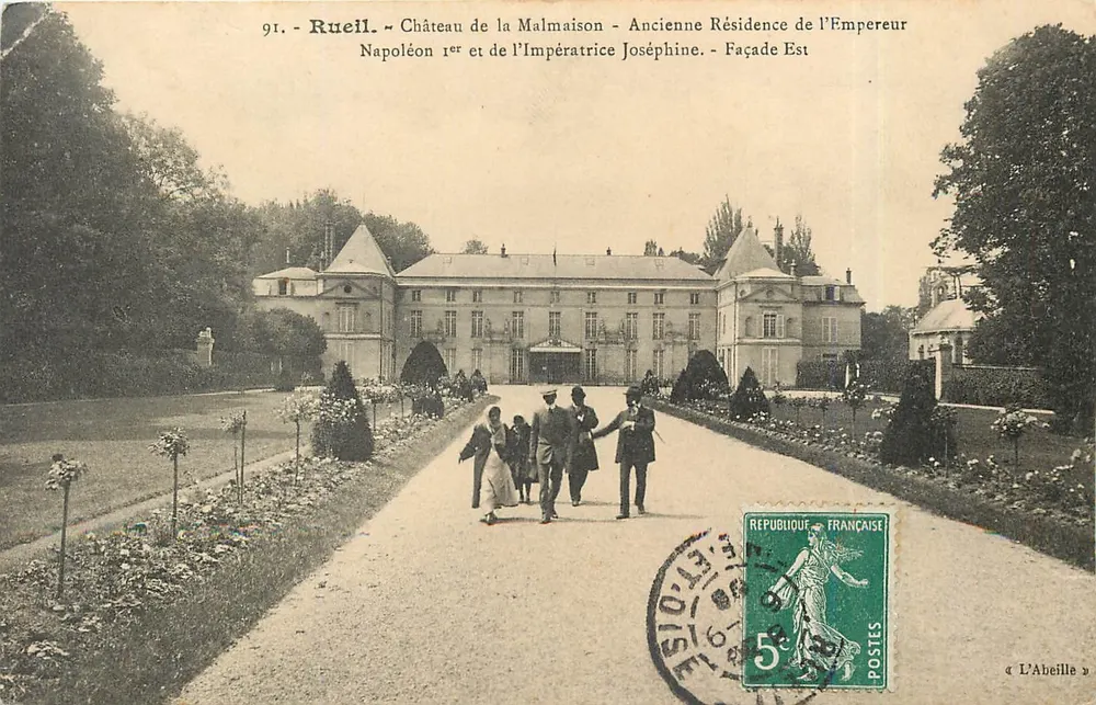 Rueil - Schloss Malmaison - Ehemalige Residenz des Kaisers Napoleon I. und der Kaiserin Josephine - Ostfassade - Vorderseite