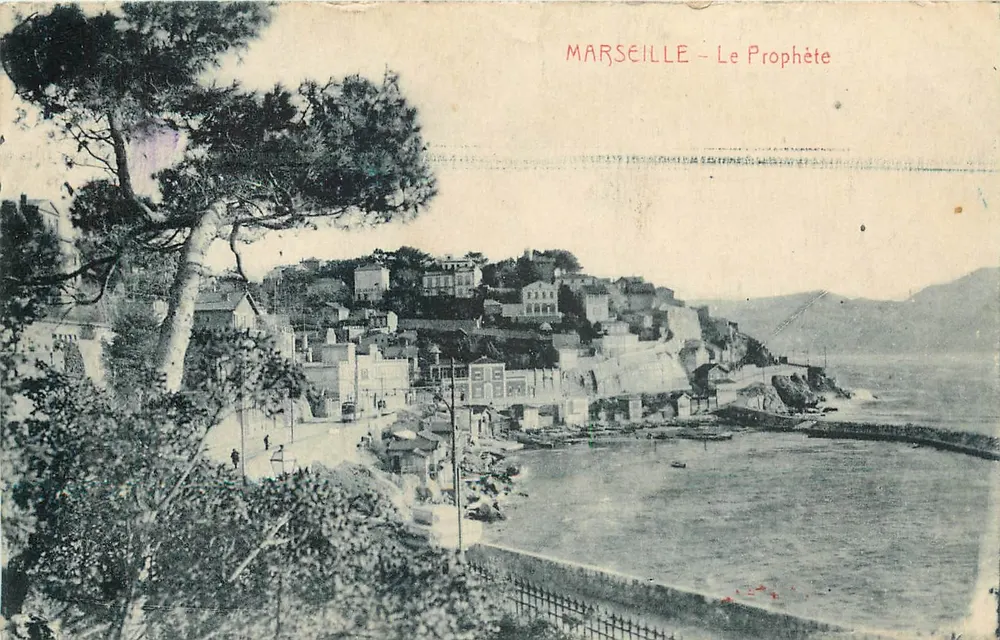 Marselha - O Profeta — vista do porto e das casas em declive - Frente