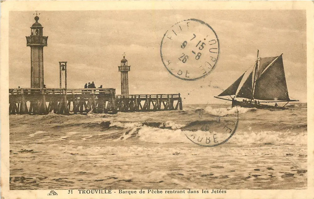TROUVILLE - Barque de Pêche rentrant dans les Jetées — éditeur C.P. ALBACIENNE DES ARTS PHOTOGRAPHIQUES - STRASBOURG, n°31 - Recto