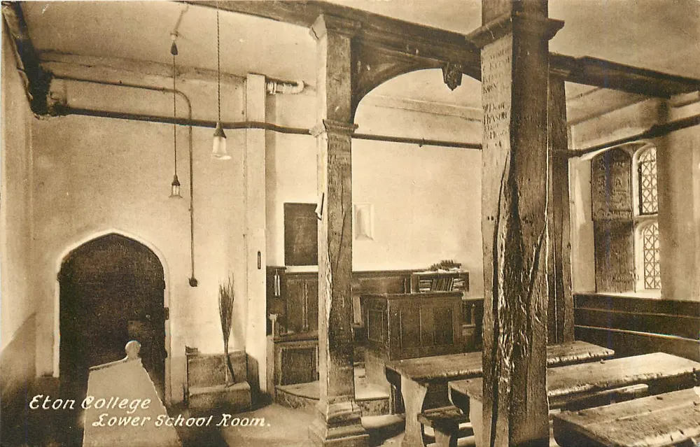 ईटन कॉलेज — लोअर स्कूल रूम — फ्रिथ की श्रृंखला, क्रमांक 8387 - आगे
