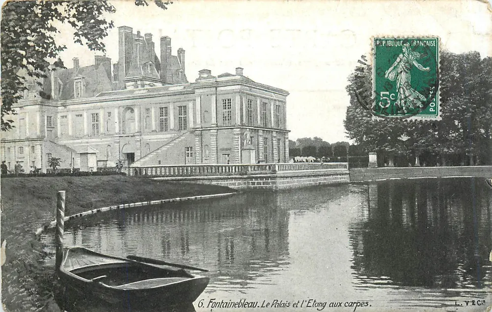 Fontainebleau — Le Palais et l'Étang aux carpes — éditeur L. Y. Z. C. I. - Recto