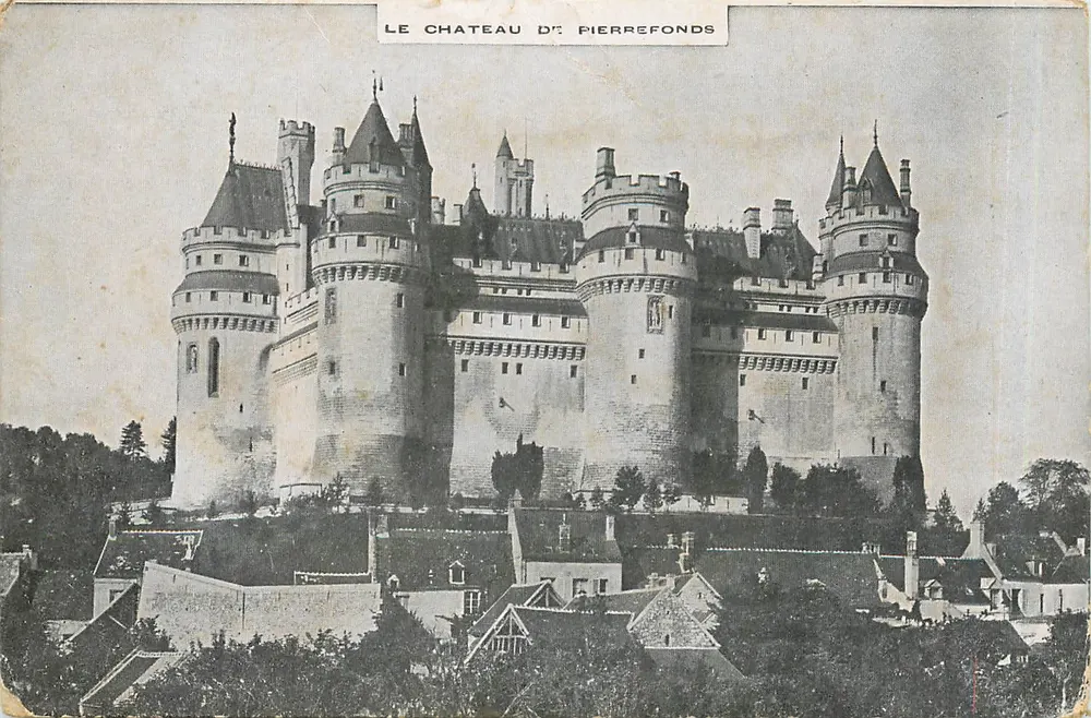 O Castelo de Pierrefonds — vista panorâmica - Frente