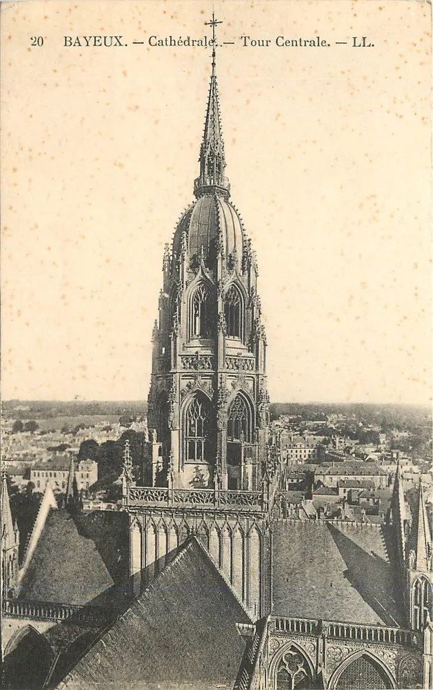 Bayeux — Catedral — Torre Central — LL. - Frente