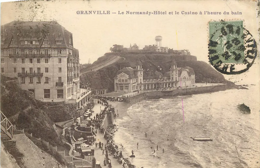 Granville — Das Normandy-Hotel und das Casino zur Badezeit - Vorderseite