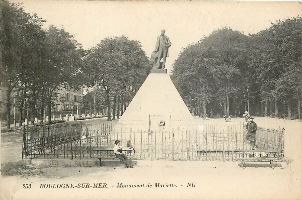 Boulogne-sur-Mer — Monument de Mariette — NG - Frente