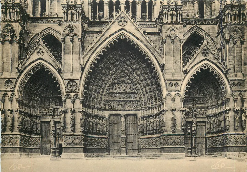 Amiens — La Cathédrale, Le Portail — Cie des Arts Photomécaniques, Strasbourg-Schillighem, ND.355 - Frente