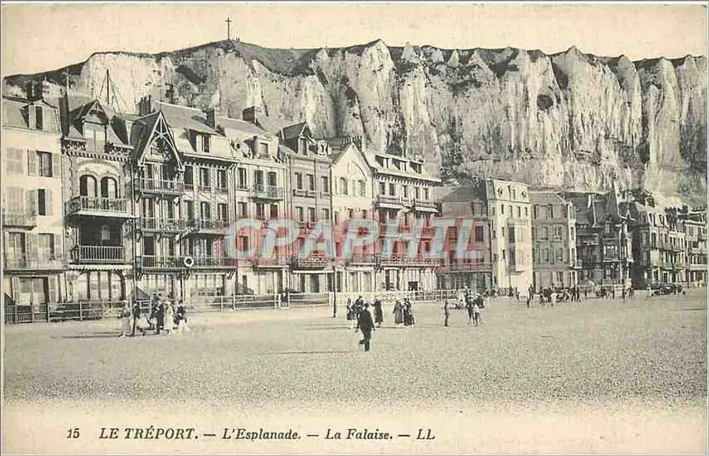 Le Tréport — A Esplanada — A Falaise — LL - Frente