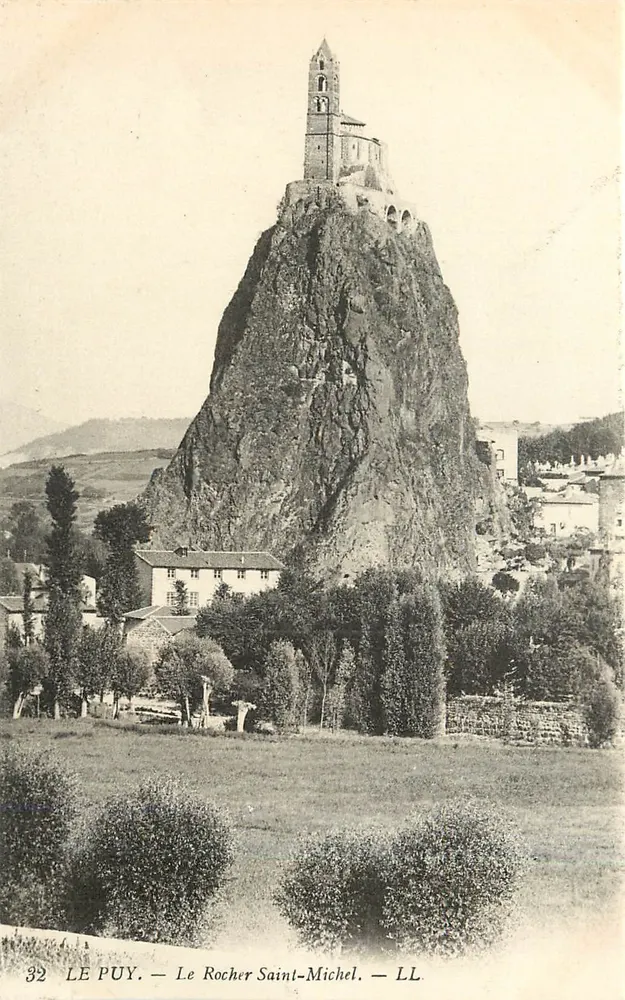 Le Puy — O Rocher Saint-Michel — LL - Frente