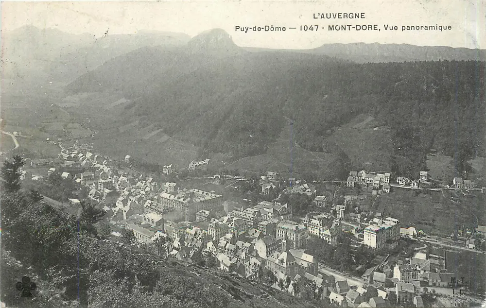 Puy-de-Dôme — Mont-Dore, Panoramablick — L'Auvergne, 1047 - Vorderseite
