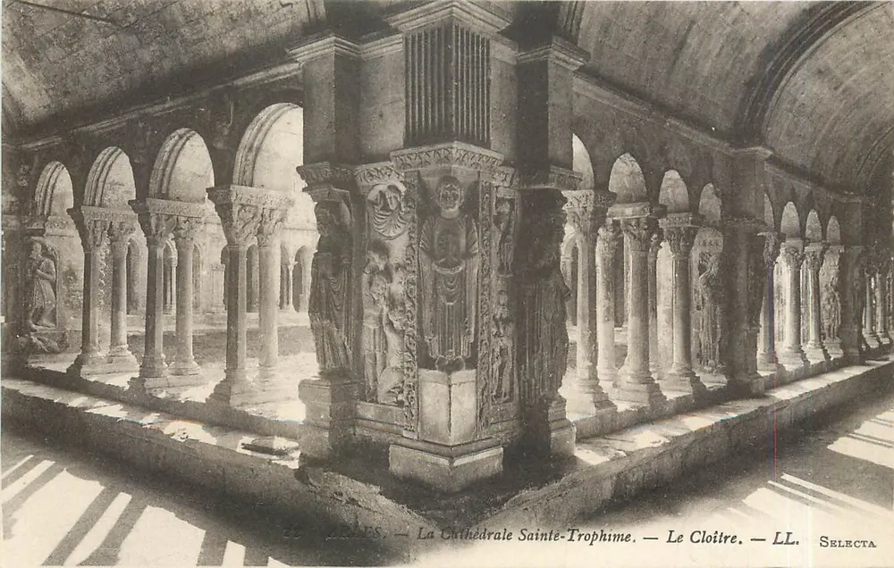 Saintes — De Kerk van Sint Trofimia — Het Klooster — LL. SELECTA - Voorkant