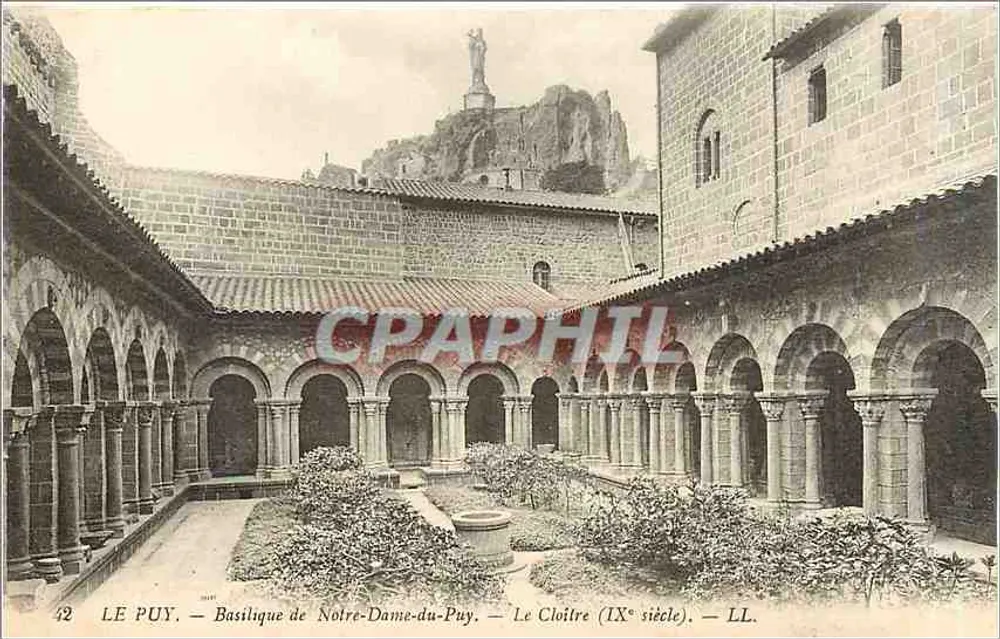 Le Puy — Basílica de Nossa Senhora de Le Puy — O Claustro (século IX) — LL. - Frente