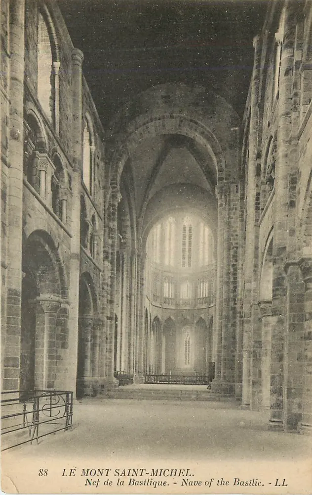 Nef da Basílica — Mont Saint-Michel — LL, n° 88 - Frente