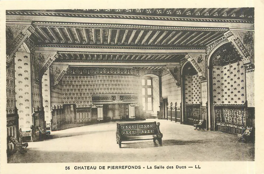 Castelo de Pierrefonds — Sala dos Duques — LL - Frente