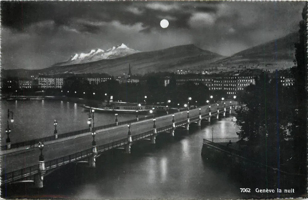 Genebra à noite — vista noturna do lago e do ponte com montanha no fundo — Éditions Jalger, n°7062 - Frente